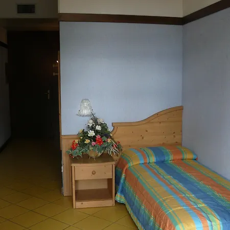 Hotel Marco Polo Garda  Buitenkant foto